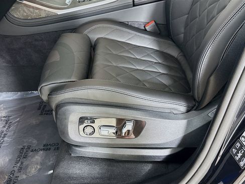 New 2026 BMW X7 xDrive40i w/ Premium Package image 20