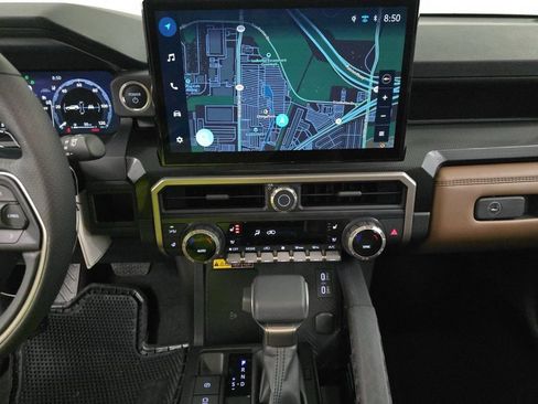 Used 2025 Toyota 4Runner Limited image 12