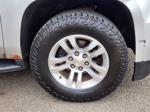 Used 2015 Chevrolet Suburban LT AWD/4WD image 16