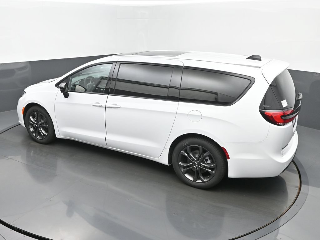 New 2026 Chrysler Pacifica Select FWD image 40