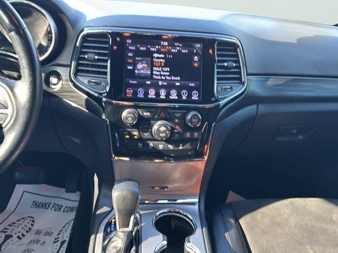 Used 2019 Jeep Grand Cherokee Altitude RWD image 15