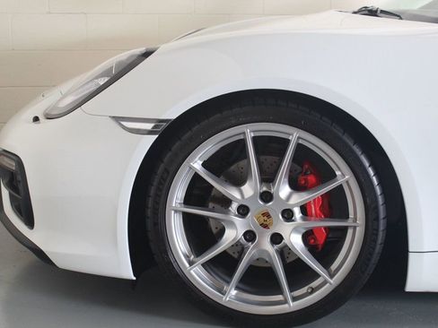 Used 2016 Porsche Boxster GTS image 16