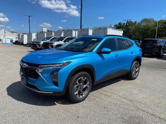 New 2025 Chevrolet Trax LT w/ Driver Confidence Package image 1