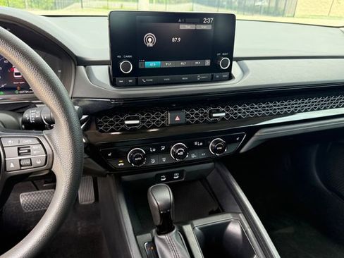 Used 2023 Honda Accord EX image 19