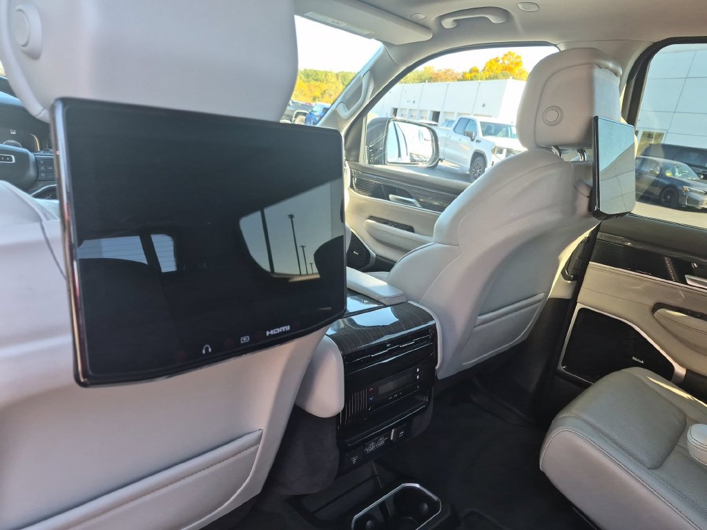 Used 2022 Jeep Wagoneer Series III w/ Premium Group I AWD/4WD image 21