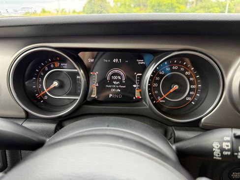 Used 2018 Jeep Wrangler Unlimited Sport S AWD/4WD image 36