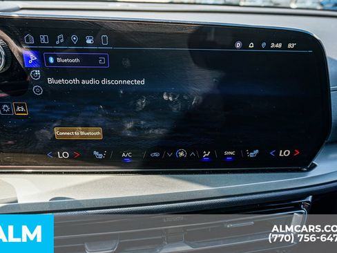 Used 2025 Chevrolet Traverse LT FWD image 43