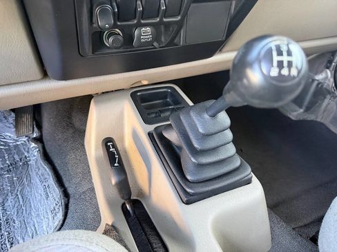 Used 2003 Jeep Wrangler X AWD/4WD image 20