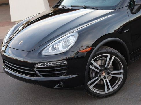 Used 2013 Porsche Cayenne Diesel AWD/4WD image 6