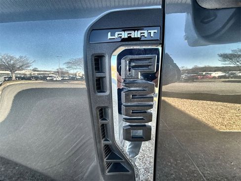 Used 2025 Ford F250 Lariat image 30