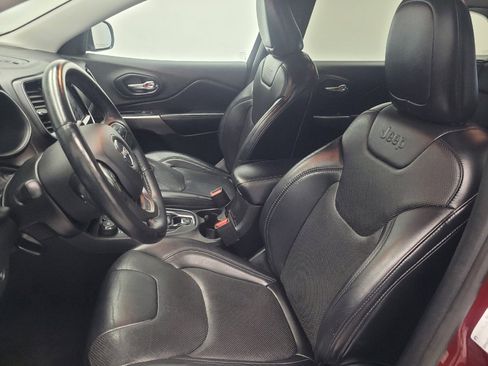 Used 2019 Jeep Cherokee Limited image 17