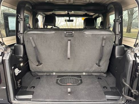 Used 2022 Jeep Wrangler Rubicon w/ Steel Bumper Group AWD/4WD image 12