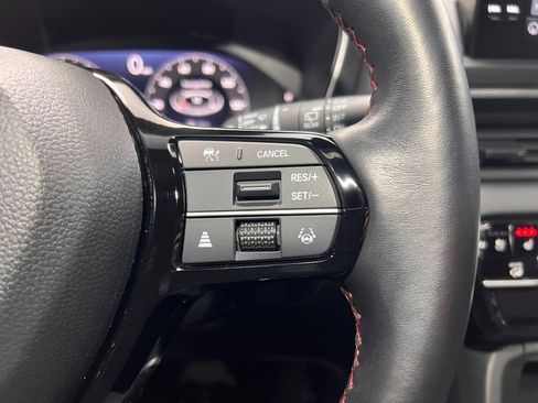 Used 2025 Honda Pilot Black Edition image 20