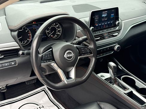 Used 2024 Nissan Altima 2.5 SR image 18
