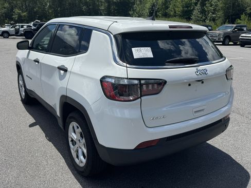 Used 2024 Jeep Compass Sport AWD/4WD image 7