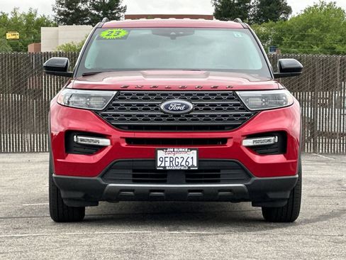 Certified 2023 Ford Explorer XLT w/ Equipment Group 202A RWD image 8