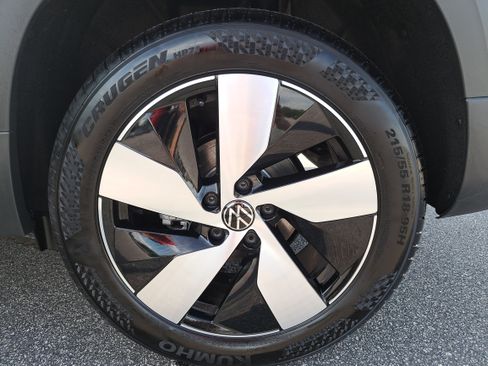 Certified 2025 Volkswagen Taos S AWD/4WD image 30