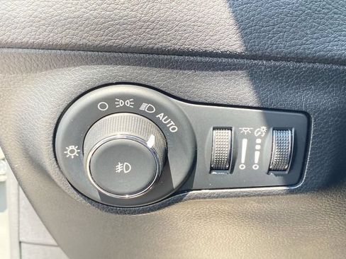 Used 2020 Jeep Compass Limited AWD/4WD image 17