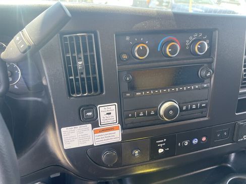 Used 2021 GMC Savana 3500 Extended w/ Power Convenience Package RWD image 21