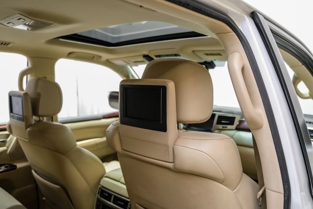 Used 2014 Lexus LX 570 4WD image 39