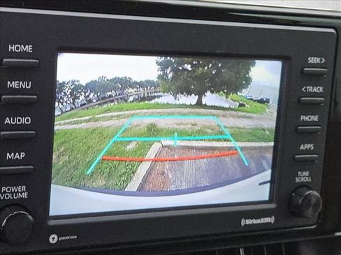 Used 2022 Toyota RAV4 XLE FWD image 13