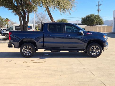 Used 2022 Chevrolet Silverado 1500 LT w/ Z71 Off-Road Package image 2