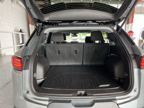 Used 2024 Chevrolet Blazer LT w/ Convenience Package FWD image 8