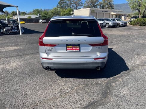 Used 2018 Volvo XC60 T5 Momentum w/ Vision Package AWD/4WD image 4