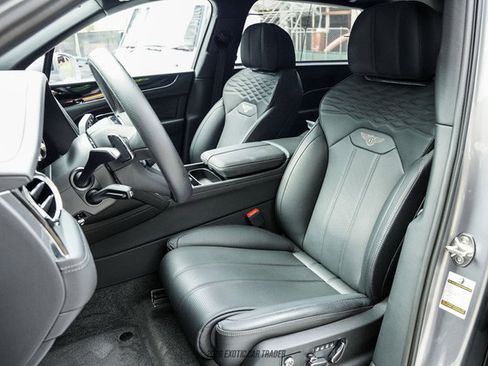 Used 2024 Bentley Bentayga Extended Wheelbase AWD/4WD image 40