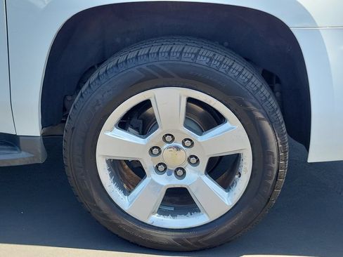Used 2016 Chevrolet Suburban LT RWD image 33