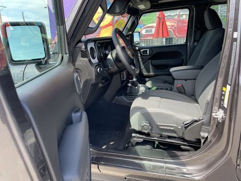 Used 2026 Jeep Wrangler Unlimited Sport AWD/4WD image 14
