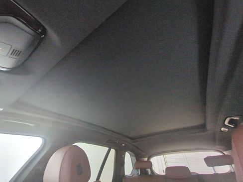 Used 2024 BMW X5 xDrive40i w/ Premium Package image 17