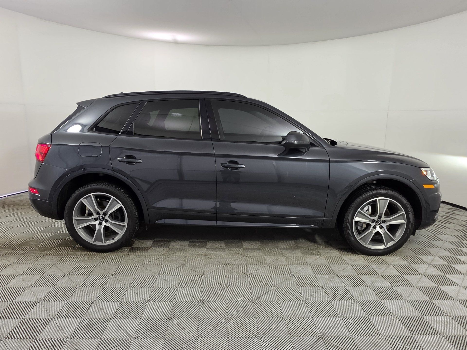 Used 2020 Audi Q5 Premium w/ Premium Plus Package AWD/4WD image 44