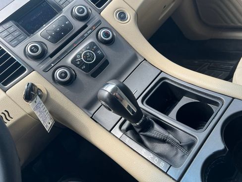 Used 2018 Ford Taurus SE FWD image 14