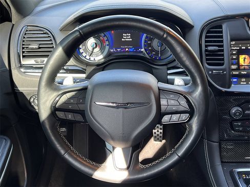 Used 2023 Chrysler 300 C image 19