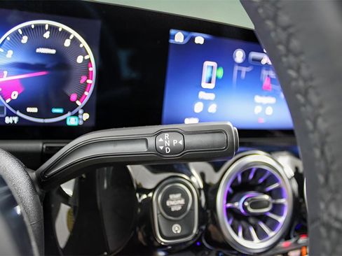 Used 2025 Mercedes-Benz GLA 250 image 29