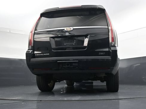 Used 2018 Cadillac Escalade Luxury AWD/4WD image 21
