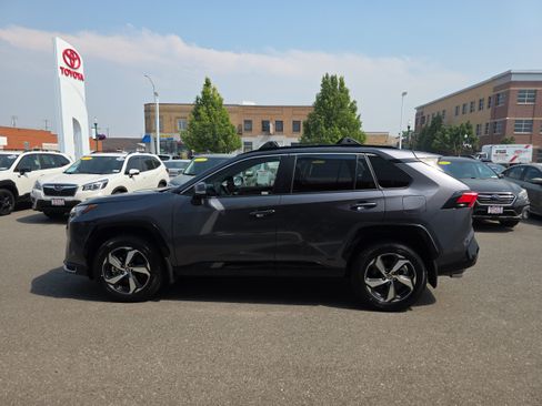 Used 2025 Toyota RAV4 SE AWD/4WD image 6