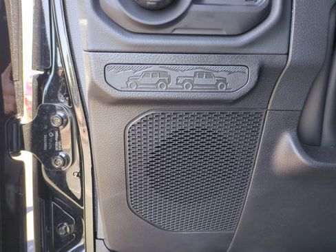 New 2025 Jeep Gladiator Mojave w/ Convenience Group image 27