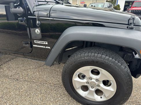 Used 2017 Jeep Wrangler Sport image 14