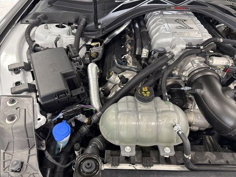 Used 2022 Ford Mustang Shelby GT500 w/ Technology Package image 28