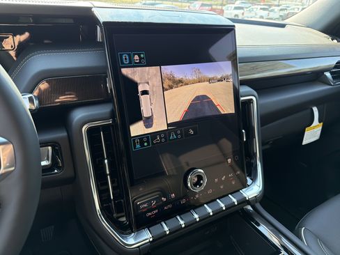 New 2026 GMC Yukon XL Elevation w/ Elevation Premium Package image 33