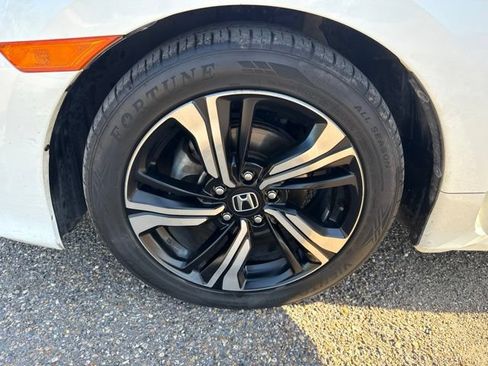 Used 2017 Honda Civic Touring image 15