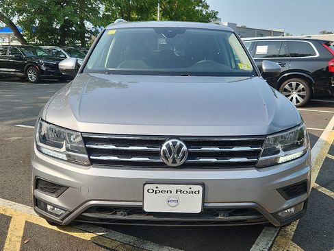 Used 2021 Volkswagen Tiguan SEL AWD/4WD image 2