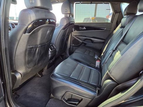 Used 2019 Kia Sorento SX image 5