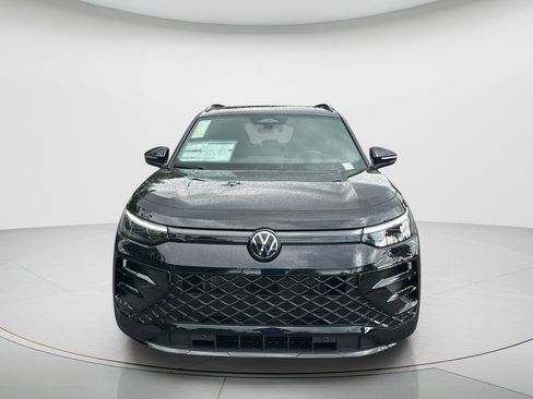 New 2026 Volkswagen Tiguan SE R-Line FWD image 2