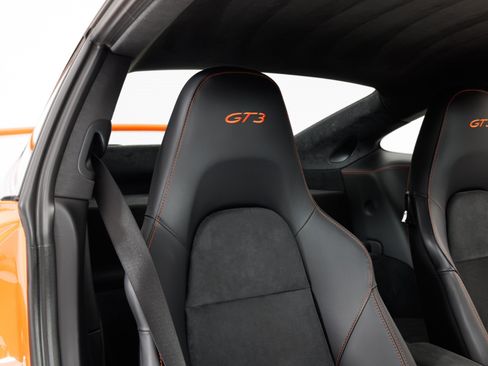 Used 2018 Porsche 911 GT3 RWD image 38