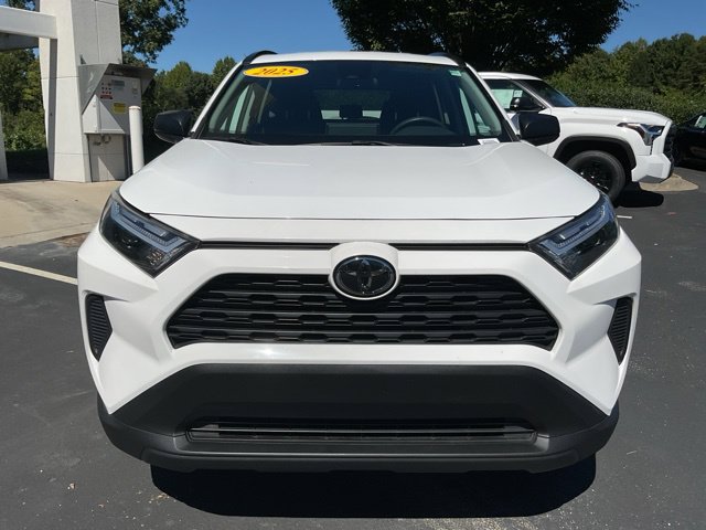 Used 2025 Toyota RAV4 LE AWD/4WD image 4