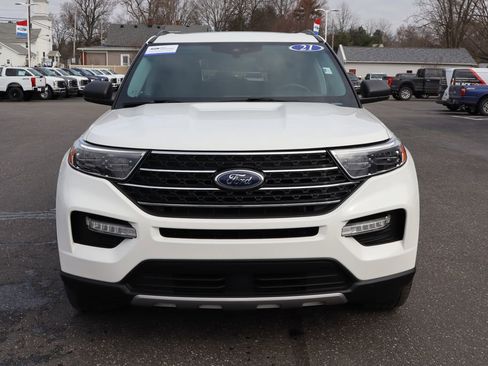 Used 2021 Ford Explorer XLT w/ Equipment Group 202A image 13