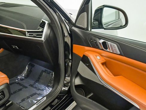 Certified 2021 BMW X7 M50i w/ Dynamic Handling Package image 22